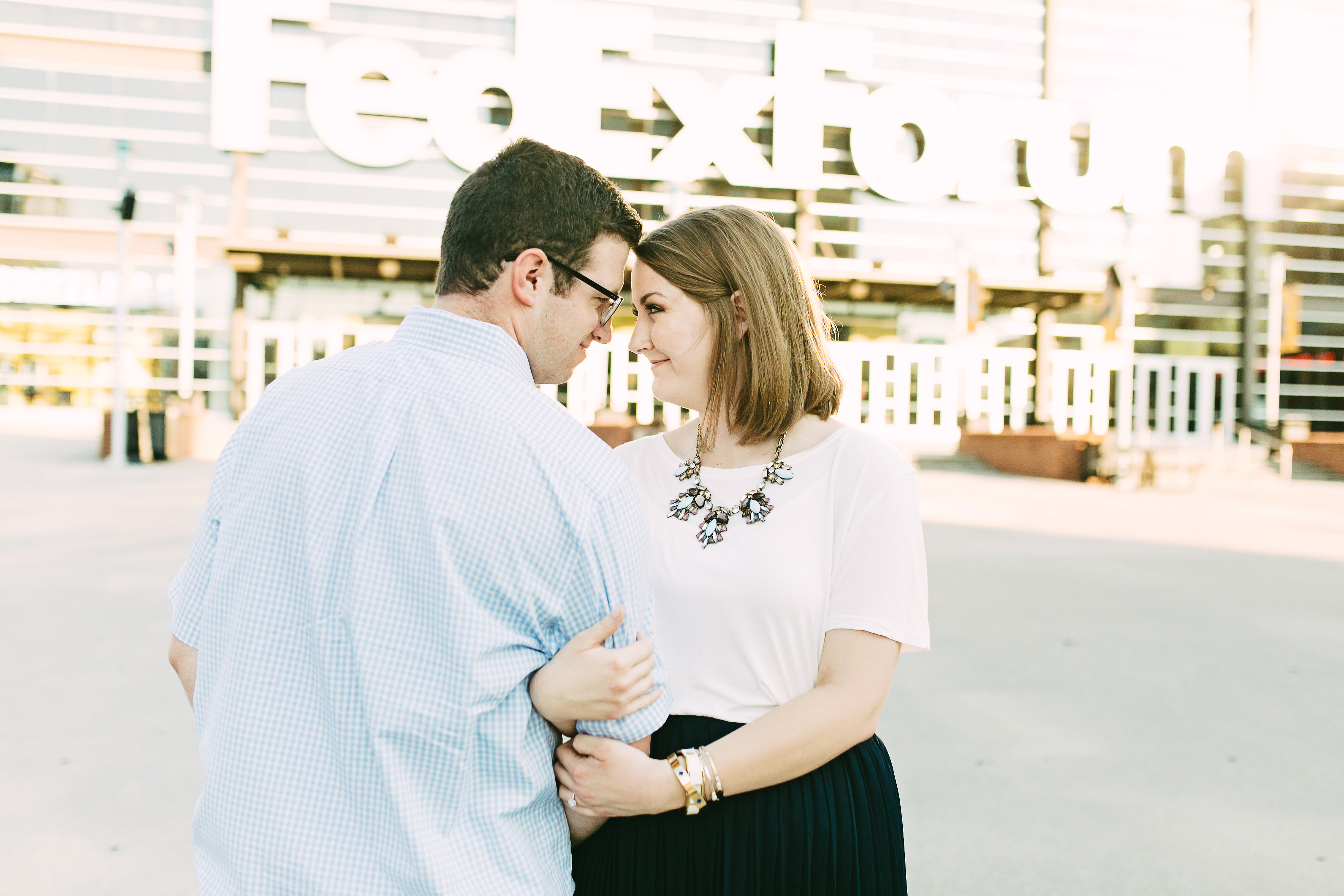 classy-memphis-engagement-session