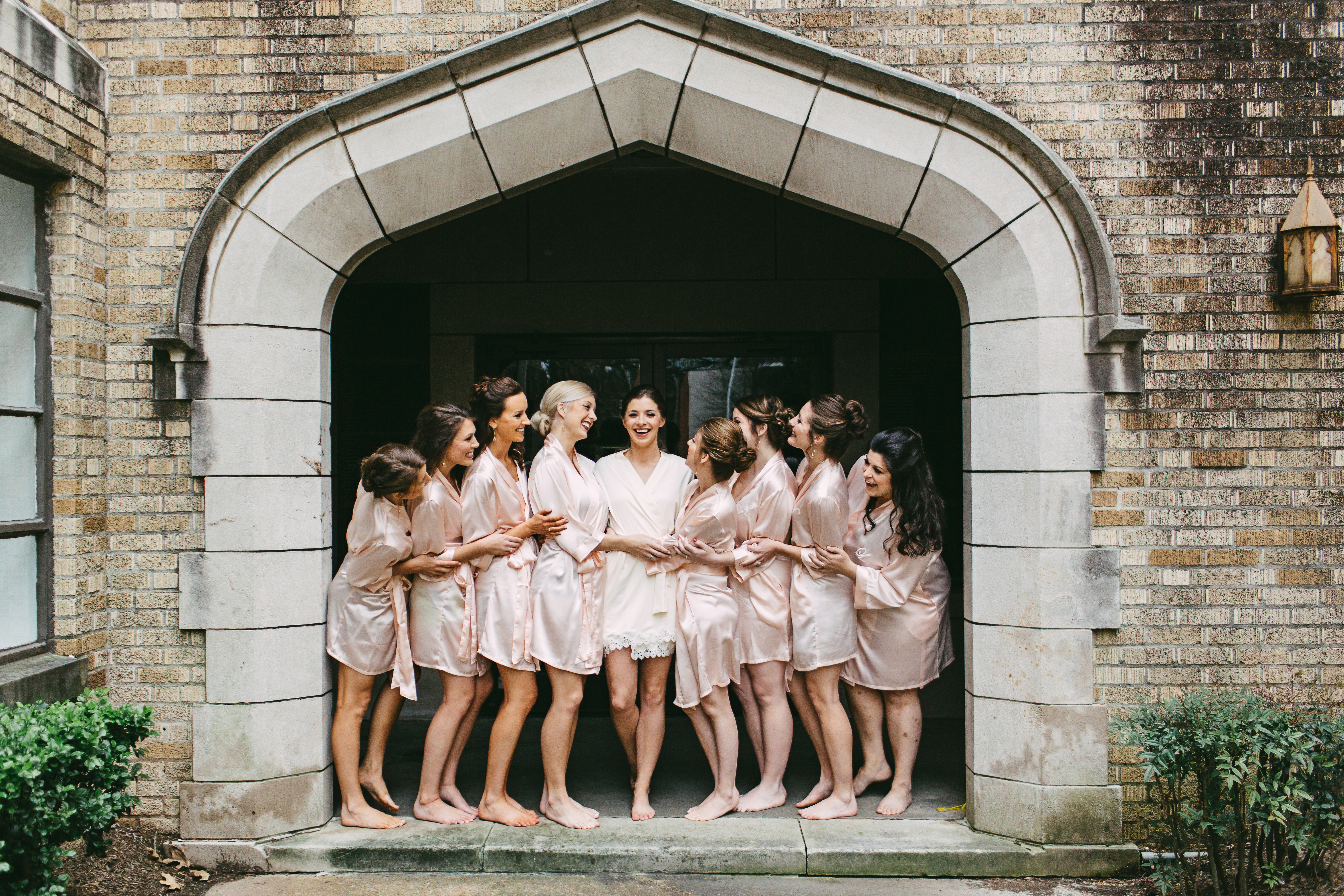 bridesmaids-in-matching-robes