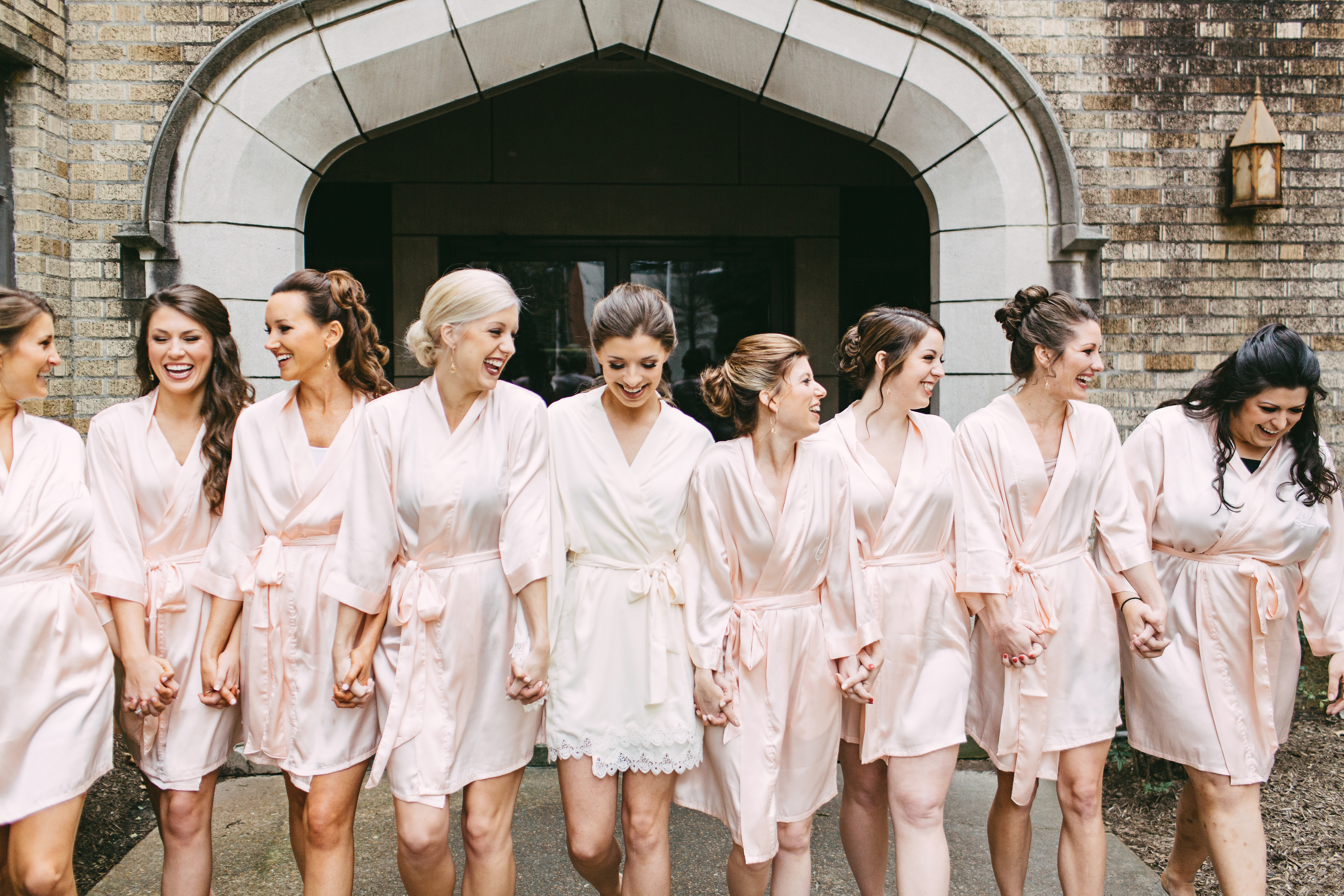 bridesmaids-in-matching-robes