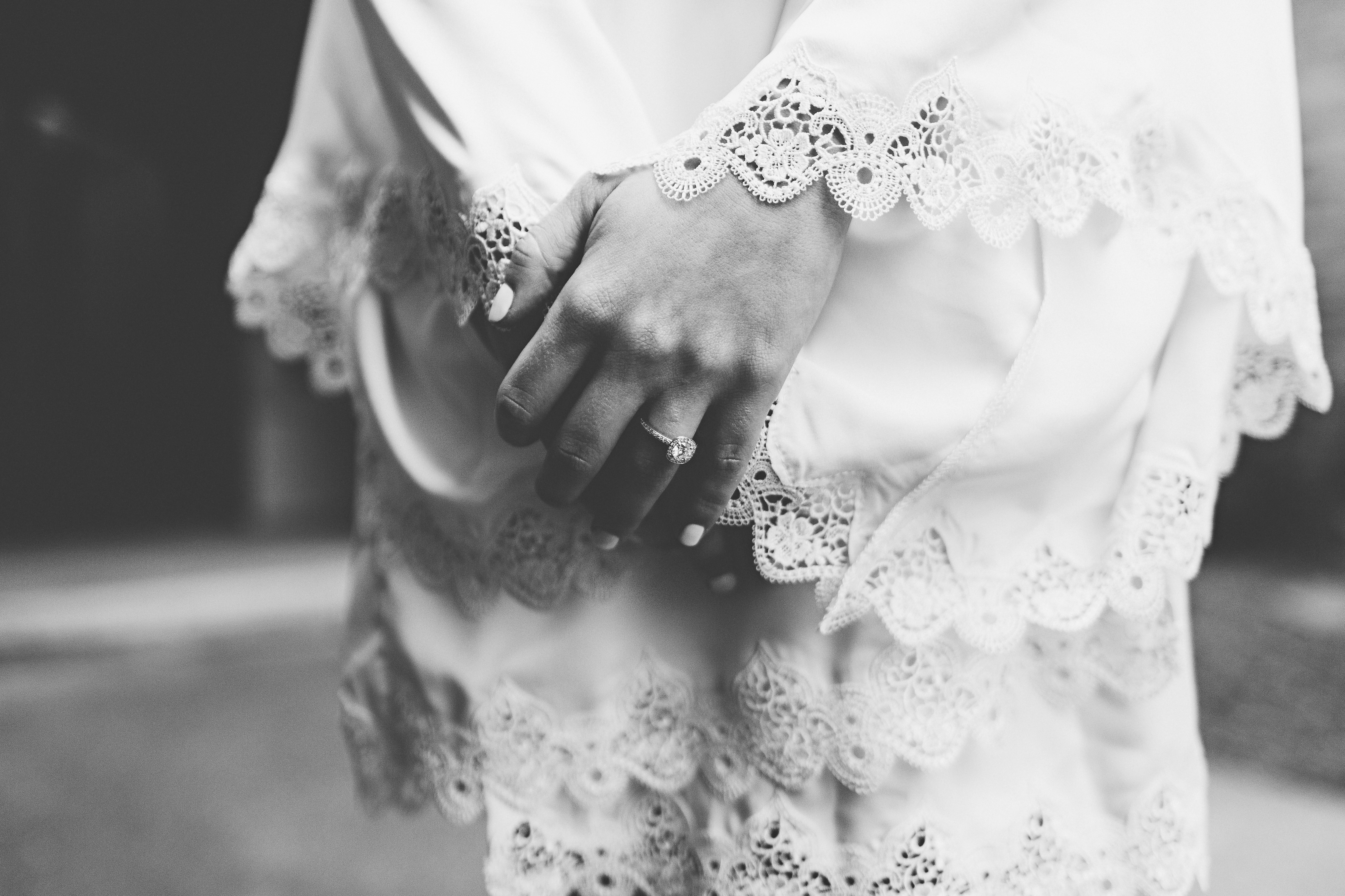 bridesmaids-in-matching-robes