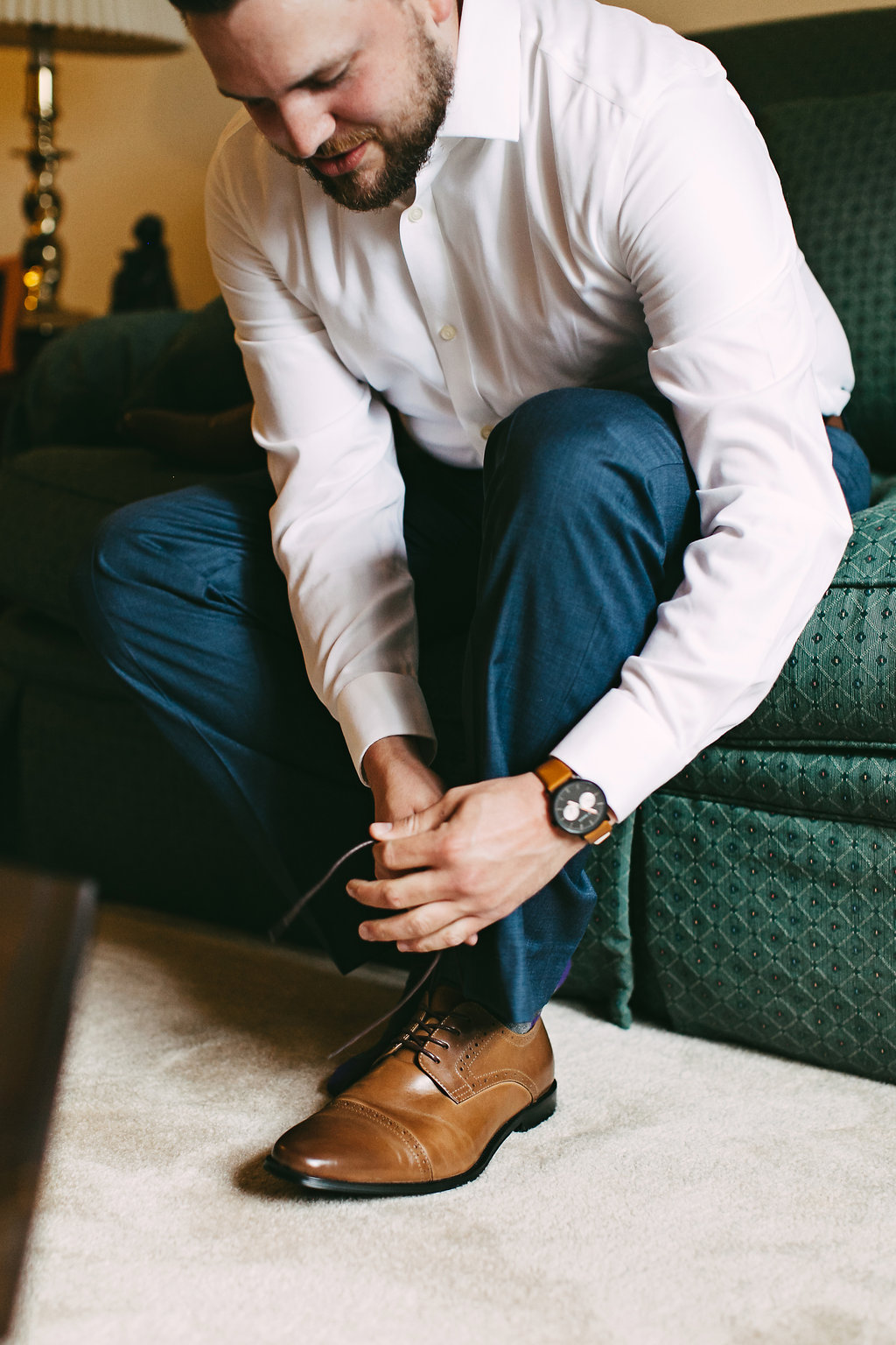 groom-getting-ready