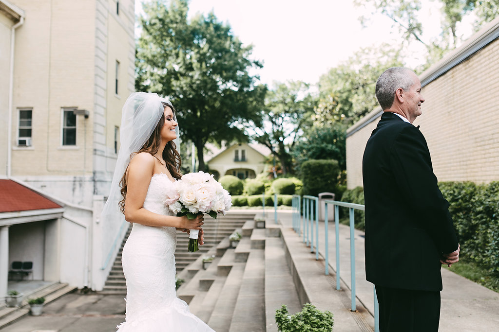 emotional-father-daughter-first-look