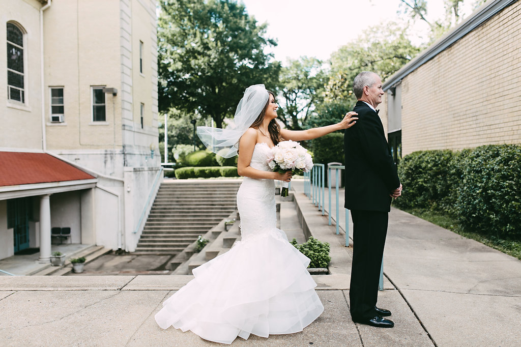 emotional-father-daughter-first-look