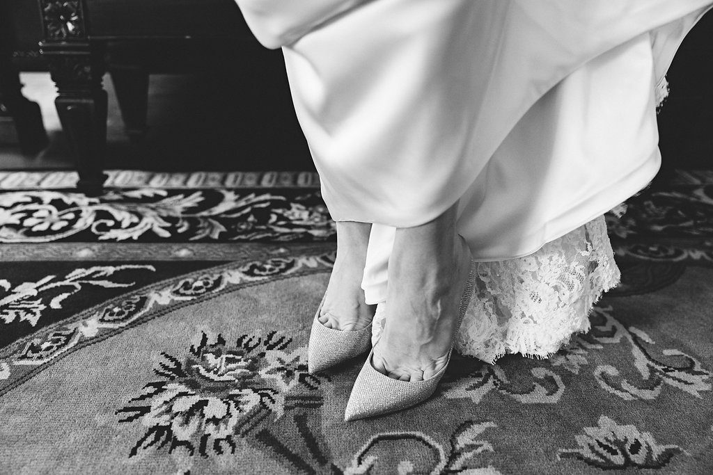mom-helping-bride-get-ready