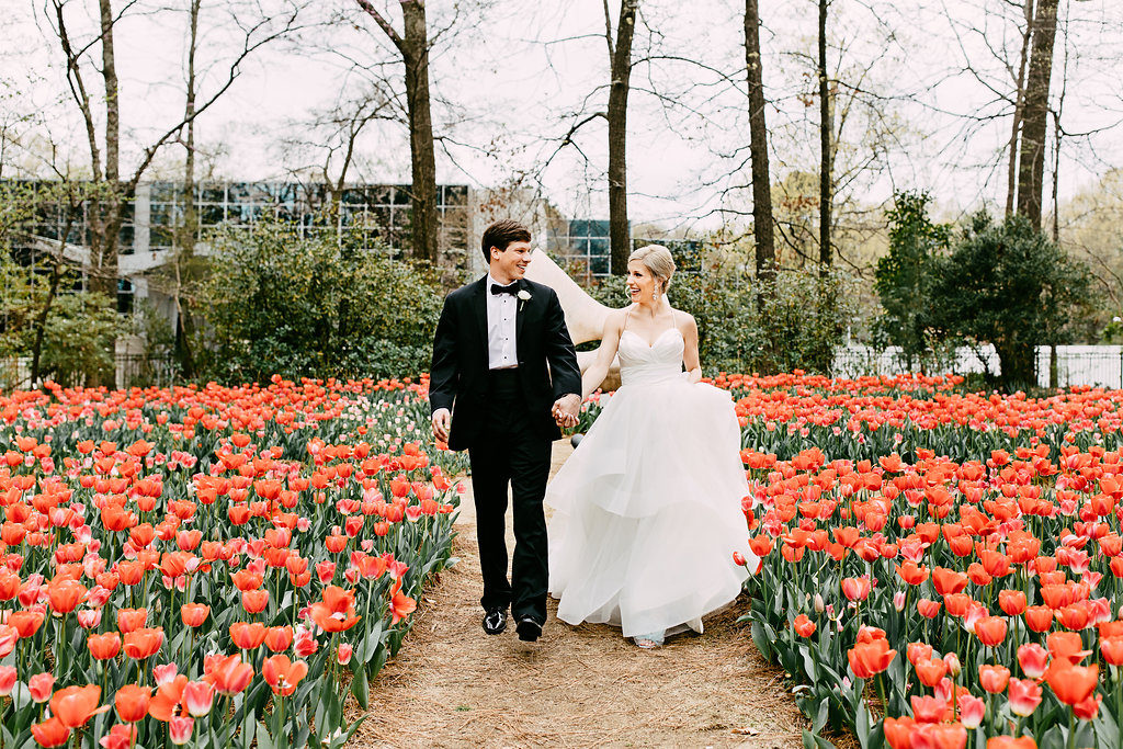 spring-wedding-with-tulips