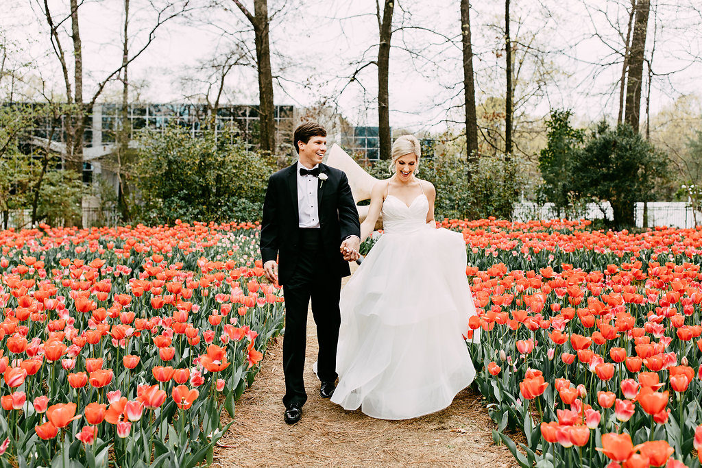spring-wedding-with-tulips