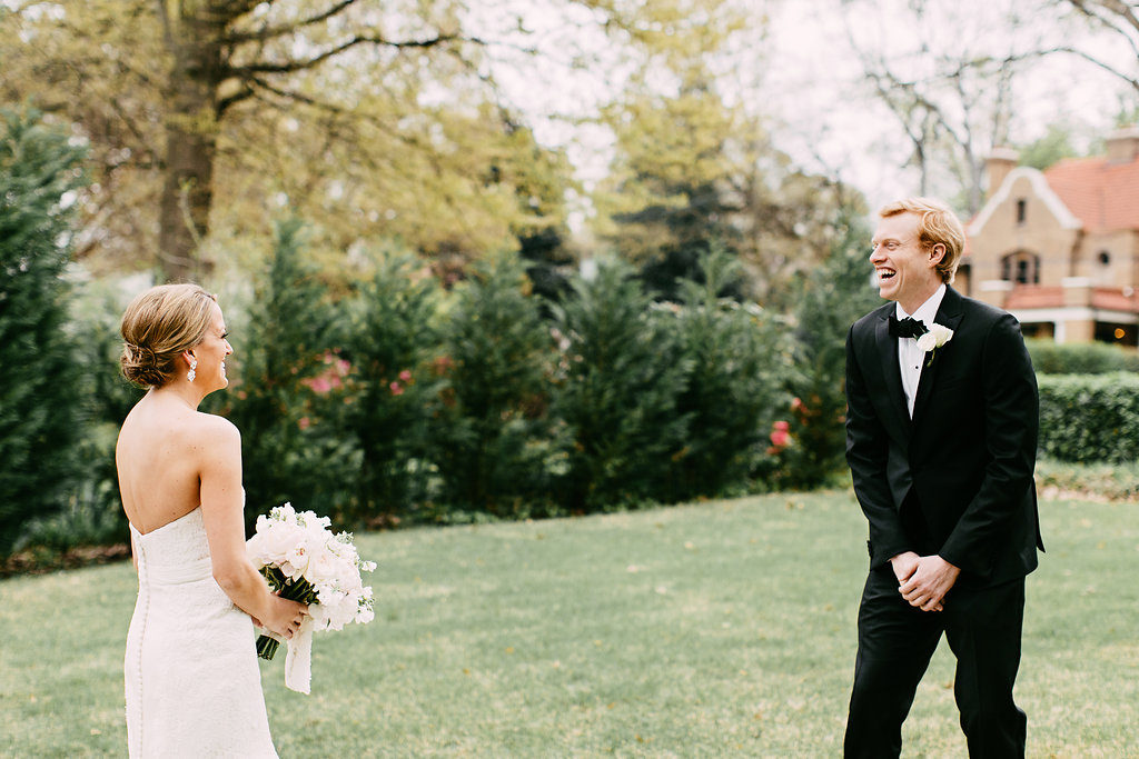groom-seeing-bride
