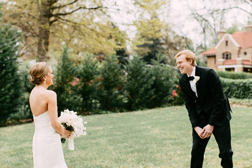 groom-seeing-bride