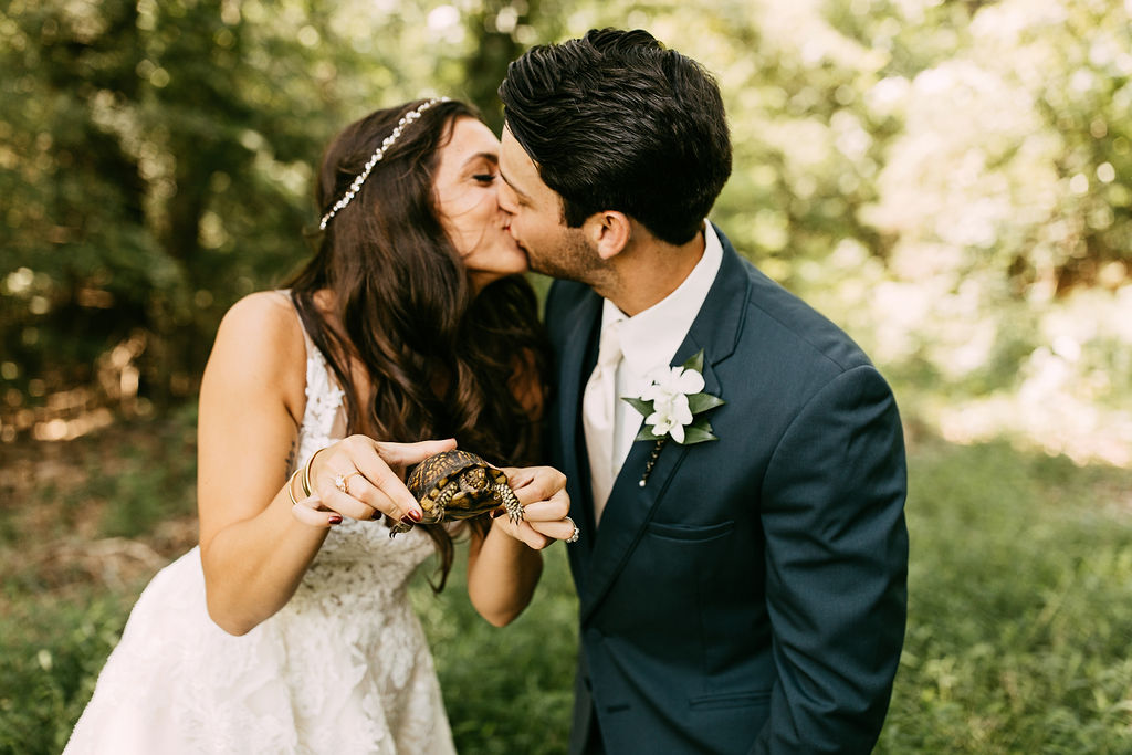 bride-and-groom-with-turtle