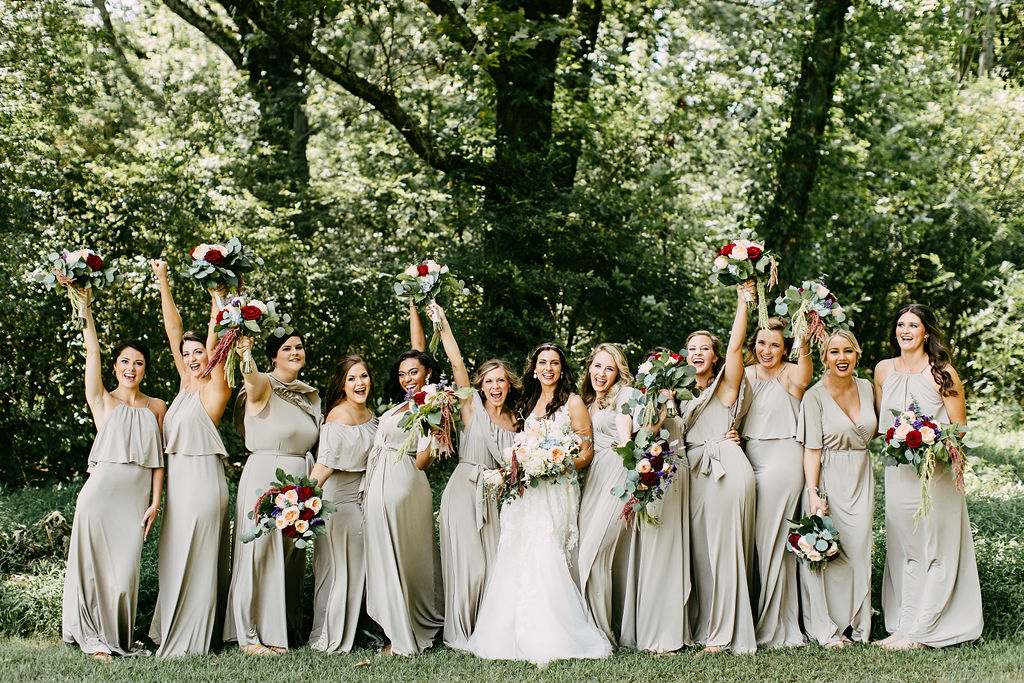bridesmaids-with-neutral-dresses